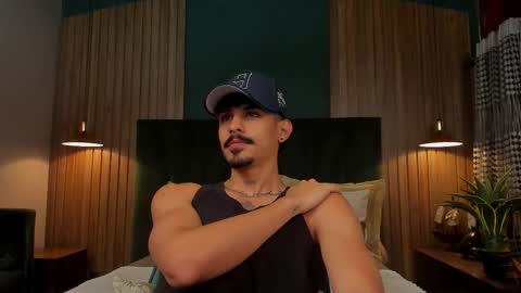 Snapshot of lukeetaylor_ chatting on December 2, 2025, 11:04 am Luke Taylor online show from December 2, 2025, 11:04 am