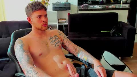 Snapshot of lukeglanton17 chatting on October 4, 2025, 9:13 pm Luke online show from October 4, 2025, 9:13 pm