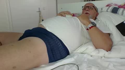 Snapshot of luley58 chatting on December 18, 2024, 11:24 am luley58 online show from December 18, 2024, 11:24 am