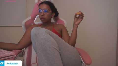 lulitauwu online show from November 12, 2025, 3:18 am