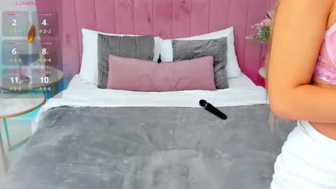 Snapshot of lullyfox chatting on September 18, 2025, 12:07 pm Cherie online show from September 18, 2025, 12:07 pm