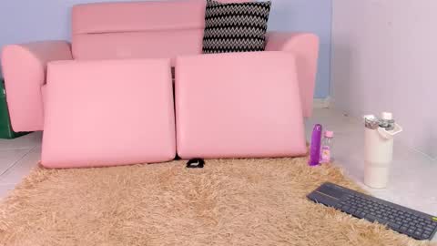 Snapshot of lulu__cute1 chatting on November 25, 2025, 9:15 pm lulu__cute1 online show from November 25, 2025, 9:15 pm