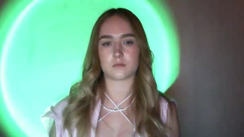 Snapshot of lulu_baby1 chatting on February 11, 2025, 3:51 pm Lulu Baby18 online show from February 11, 2025, 3:51 pm