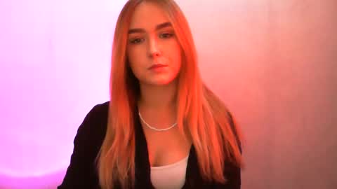 Snapshot of lulu_baby1 chatting on February 15, 2025, 1:27 pm Lulu Baby18 online show from February 15, 2025, 1:27 pm