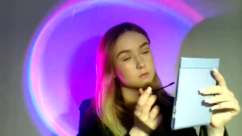 Snapshot of lulu_baby1 chatting on February 22, 2025, 2:08 pm Lulu Baby18 online show from February 22, 2025, 2:08 pm