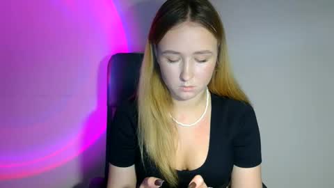 Snapshot of lulu_baby1 chatting on October 31, 2025, 2:18 pm Lulu Baby18 online show from October 31, 2025, 2:18 pm