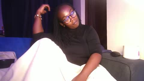 lulu_sparks1 online show from December 5, 2025, 6:55 am