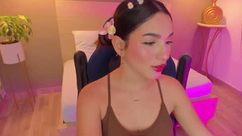 Snapshot of luma_sky chatting on October 2, 2025, 2:40 am L U M A online show from October 2, 2025, 2:40 am