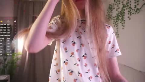 Kate online show from November 30, 2025, 9:35 am