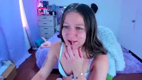 Snapshot of luna_analya chatting on October 24, 2025, 1:40 pm luna_analya online show from October 24, 2025, 1:40 pm