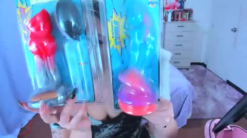 Snapshot of luna_analya chatting on November 18, 2025, 4:22 pm luna_analya online show from November 18, 2025, 4:22 pm