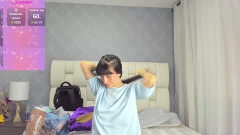 Snapshot of luna_bella3 chatting on October 24, 2025, 11:39 am Luna online show from October 24, 2025, 11:39 am