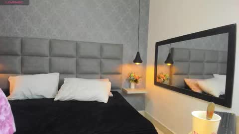 Snapshot of luna_bella3 chatting on November 19, 2025, 10:59 am Luna online show from November 19, 2025, 10:59 am