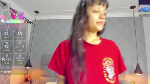 Snapshot of luna_bella3 chatting on December 2, 2025, 11:04 am Luna online show from December 2, 2025, 11:04 am