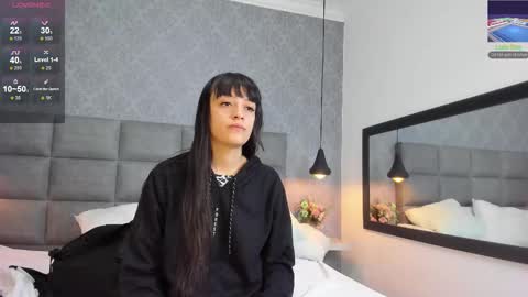 Snapshot of luna_bella3 chatting on December 3, 2025, 10:57 am Luna online show from December 3, 2025, 10:57 am