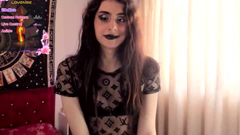 Luna online show from November 30, 2025, 5:17 pm