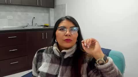 luna  online show from February 13, 2025, 11:17 am