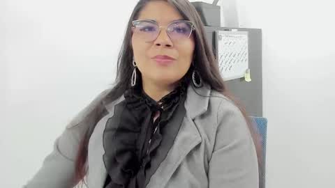 luna  online show from September 15, 2025, 11:10 am