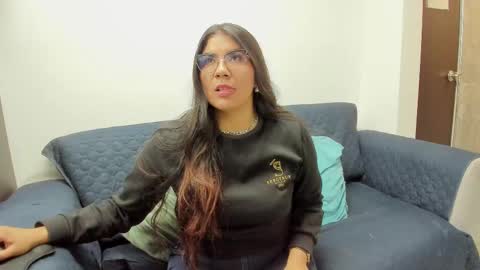 luna  online show from September 19, 2025, 11:22 am