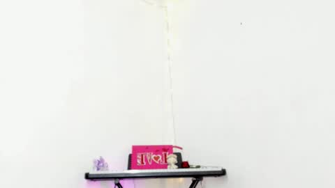 Snapshot of luna_fioree chatting on October 29, 2025, 4:37 am Luna Fioree online show from October 29, 2025, 4:37 am