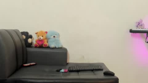 Snapshot of luna_fioree chatting on November 19, 2025, 5:07 am Luna Fioree online show from November 19, 2025, 5:07 am