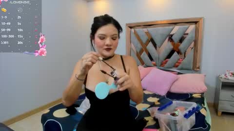 Snapshot of luna_johansson chatting on October 3, 2025, 12:13 pm Luna  online show from October 3, 2025, 12:13 pm