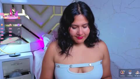 Luna  Jonez  online show from November 20, 2025, 11:10 am