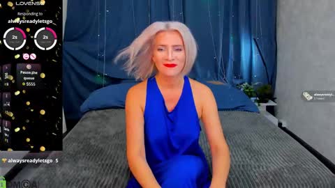 luna_lew1s online show from November 6, 2025, 9:10 am