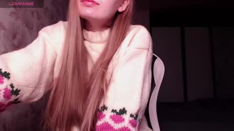 Snapshot of luna_loveisgood chatting on December 5, 2024, 11:49 am Luna online show from December 5, 2024, 11:49 am