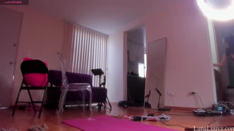 Snapshot of luna_luuvz chatting on September 17, 2025, 11:17 pm Luna Luuvz online show from September 17, 2025, 11:17 pm