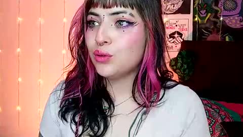 Snapshot of luna_ray420 chatting on December 15, 2024, 12:07 am MISS LUNA online show from December 15, 2024, 12:07 am