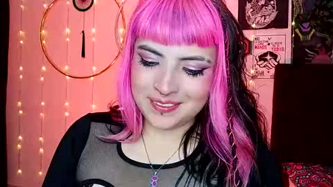 Snapshot of luna_ray420 chatting on January 25, 2025, 5:51 pm MISS LUNA online show from January 25, 2025, 5:51 pm