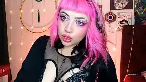 Snapshot of luna_ray420 chatting on February 3, 2025, 12:47 am MISS LUNA online show from February 3, 2025, 12:47 am