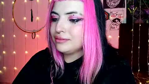 Snapshot of luna_ray420 chatting on February 4, 2025, 1:13 am MISS LUNA online show from February 4, 2025, 1:13 am