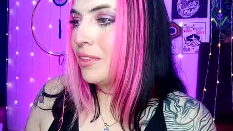 Snapshot of luna_ray420 chatting on February 4, 2025, 9:10 pm MISS LUNA online show from February 4, 2025, 9:10 pm