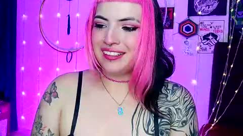 Snapshot of luna_ray420 chatting on February 6, 2025, 6:08 am MISS LUNA online show from February 6, 2025, 6:08 am