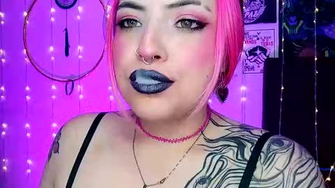 Snapshot of luna_ray420 chatting on February 6, 2025, 9:11 am MISS LUNA online show from February 6, 2025, 9:11 am