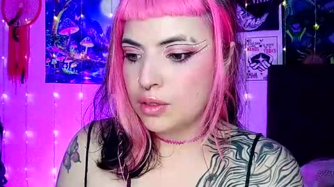Snapshot of luna_ray420 chatting on February 24, 2025, 3:23 am MISS LUNA online show from February 24, 2025, 3:23 am