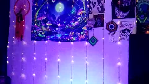 Snapshot of luna_ray420 chatting on March 4, 2025, 8:13 am MISS LUNA online show from March 4, 2025, 8:13 am