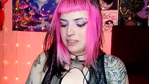 Snapshot of luna_ray420 chatting on March 5, 2025, 8:10 am MISS LUNA online show from March 5, 2025, 8:10 am