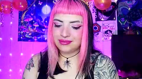Snapshot of luna_ray420 chatting on March 12, 2025, 4:35 pm MISS LUNA online show from March 12, 2025, 4:35 pm