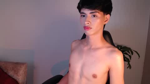 Luna Stanford online show from November 28, 2025, 5:54 am