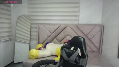 Snapshot of luna_star_v chatting on September 13, 2025, 3:17 am Live 1000pm 600am COLOMBIAN HOUR online show from September 13, 2025, 3:17 am