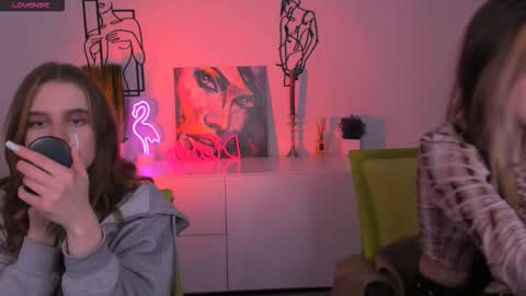 Snapshot of luna_tin chatting on October 21, 2025, 7:03 pm Luna online show from October 21, 2025, 7:03 pm