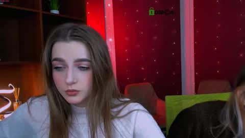 Snapshot of luna_tin chatting on November 18, 2025, 5:45 am Luna online show from November 18, 2025, 5:45 am