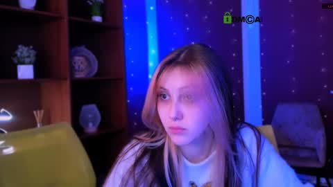 Snapshot of luna_tin chatting on November 22, 2025, 9:19 am Luna online show from November 22, 2025, 9:19 am