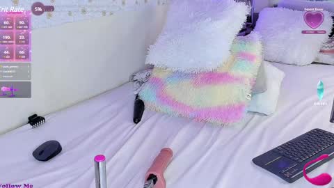 Snapshot of lunacandyy1323 chatting on January 12, 2025, 10:54 pm Luna online show from January 12, 2025, 10:54 pm