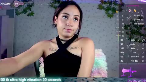 Snapshot of lunacandyy1323 chatting on February 22, 2025, 6:41 pm Luna online show from February 22, 2025, 6:41 pm