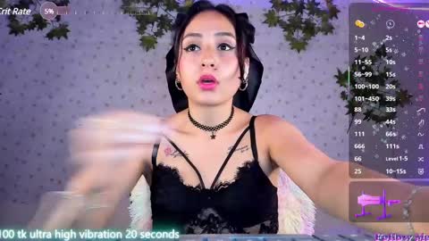 Snapshot of lunacandyy1323 chatting on February 23, 2025, 8:33 pm Luna online show from February 23, 2025, 8:33 pm