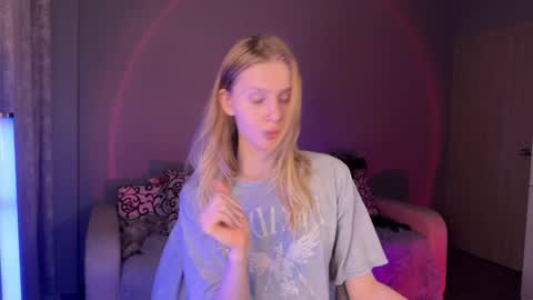 Britney online show from September 8, 2025, 4:06 pm